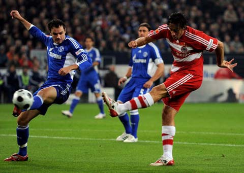 哈登盛赞火箭略显心酸！示意队友接球无1人回应 快船暴雷解体渐近？（哈登力赞火箭却难掩辛酸：招手找接应无人理会，快船崩盘在即？）