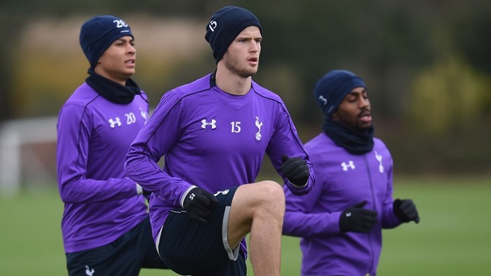 从男篮名宿到奥运火炬传递，这是巩晓彬和TCL敢为不凡的旅程（巩晓彬携手TCL的敢为不凡之旅：从男篮传奇到奥运火炬手）