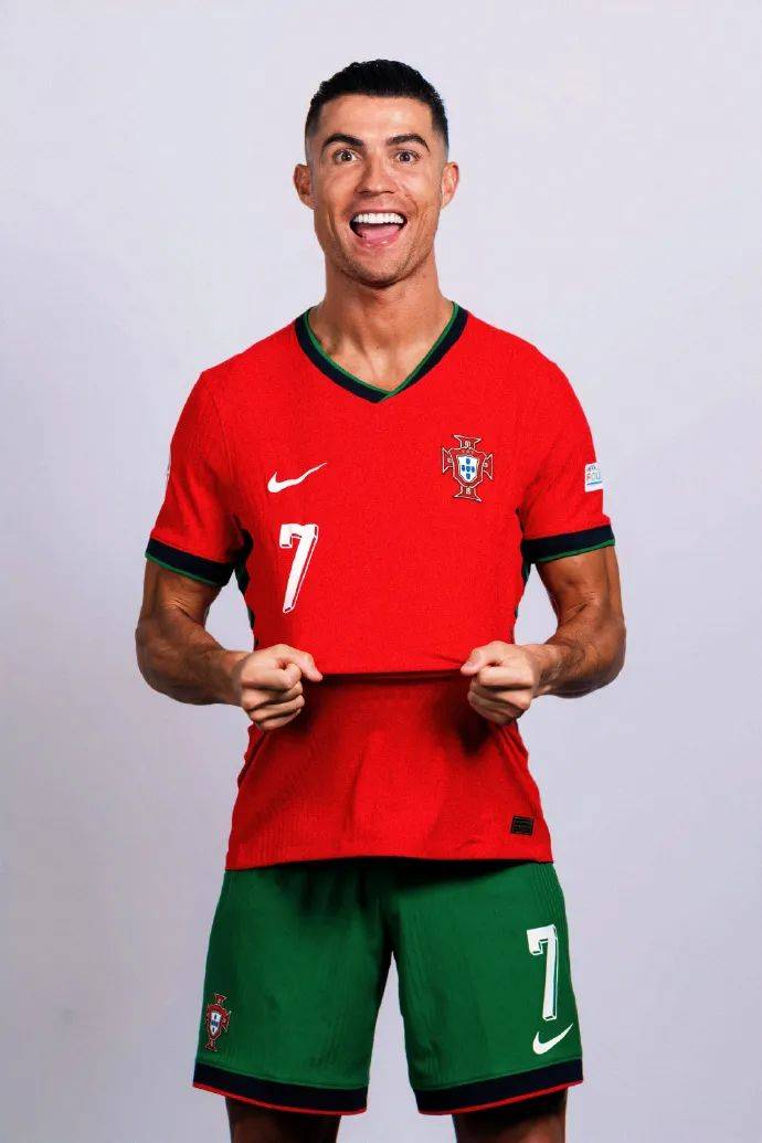 记者：阿隆索国家德比惹恼维尼修斯后，曾让米利唐去找他谈谈（记者：国家德比中阿隆索激怒维尼修斯，随后让米利唐出面沟通）