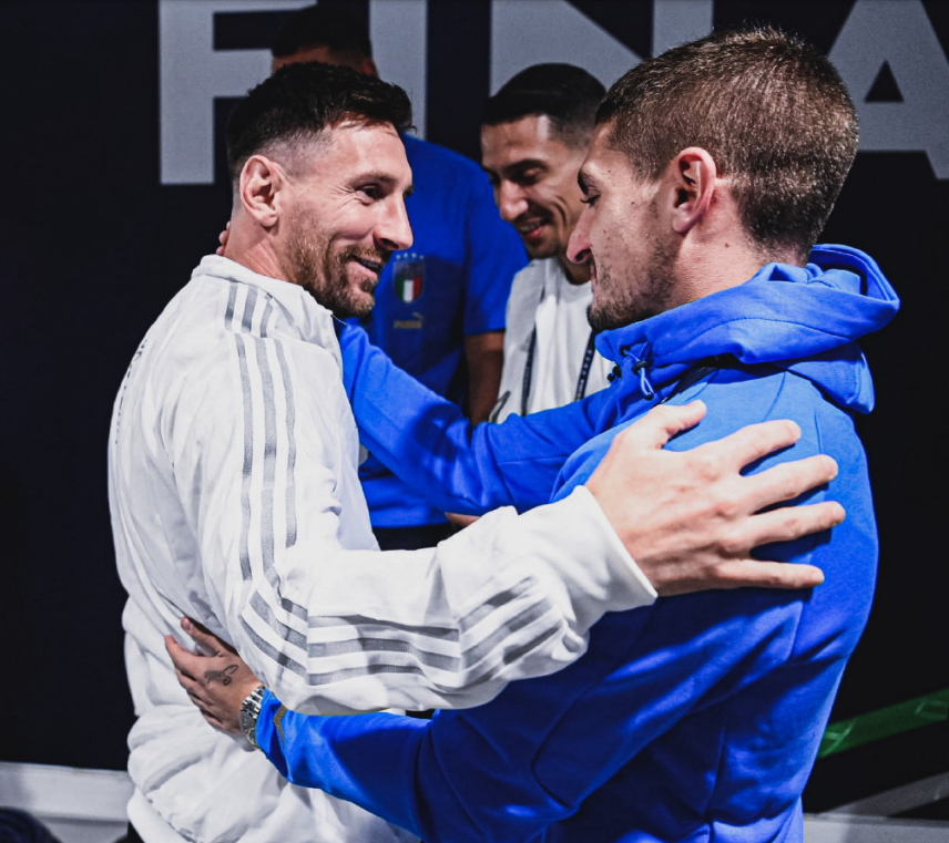 阿隆索在皇家马德里时间已经不多齐达内和阿尔韦罗亚正等着他上场（阿隆索在皇马的时间进入倒计时，齐达内和阿韦罗亚正等他登场）