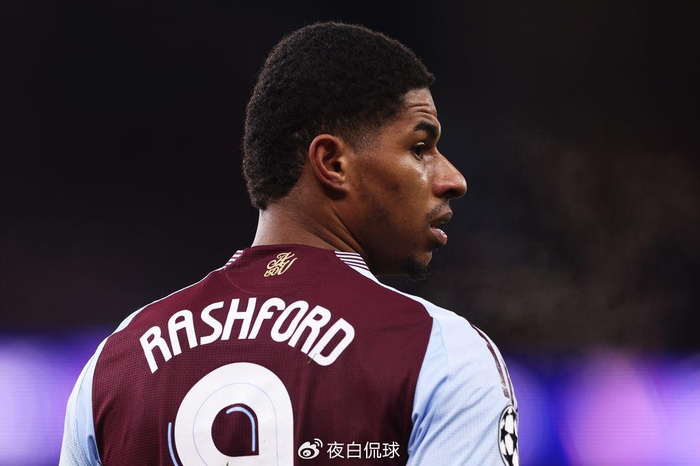 拉波尔塔的圣诞轻松时刻：巴萨主席的亲民魅力与未来布局（圣诞里的拉波尔塔：巴萨掌门的亲和力与未来蓝图）