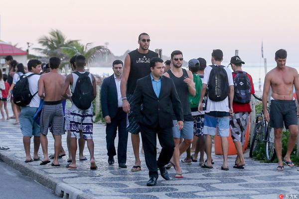 FC26足球庆典队长：金搓姆巴佩领衔，C罗、凯恩、范戴克在列（FC26足球庆典队长阵容：金搓姆巴佩领衔，C罗、凯恩、范戴克悉数在列）