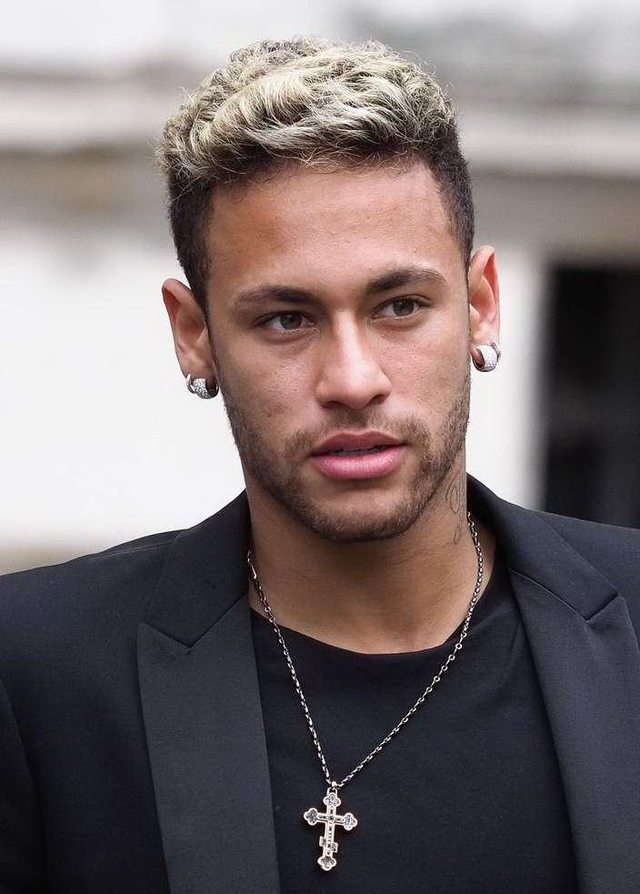 英媒：不敌纽卡赛后瓜帅与吉马良斯争论，并疑似怒斥摄像师（英媒曝：曼城不敌纽卡后瓜迪奥拉与吉马良斯发生口角，疑当场斥责摄像师）