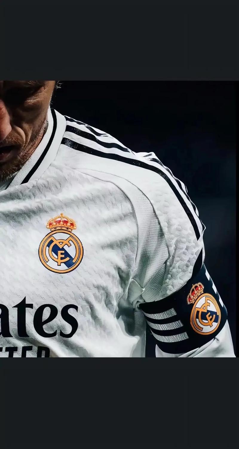 2球3助攻闪耀全场，奥利塞当选拜仁6-2弗赖堡最佳球员（梅开二度外加三助，奥利塞荣膺拜仁6-2弗赖堡全场最佳）