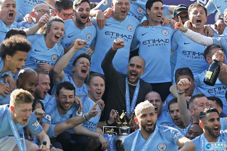 曼联希望对竞争对手进行双重打击阿莫林对红魔球星兴趣却无能为力（曼联谋双重打击竞争对手，阿莫林心仪红魔球星却无可奈何）