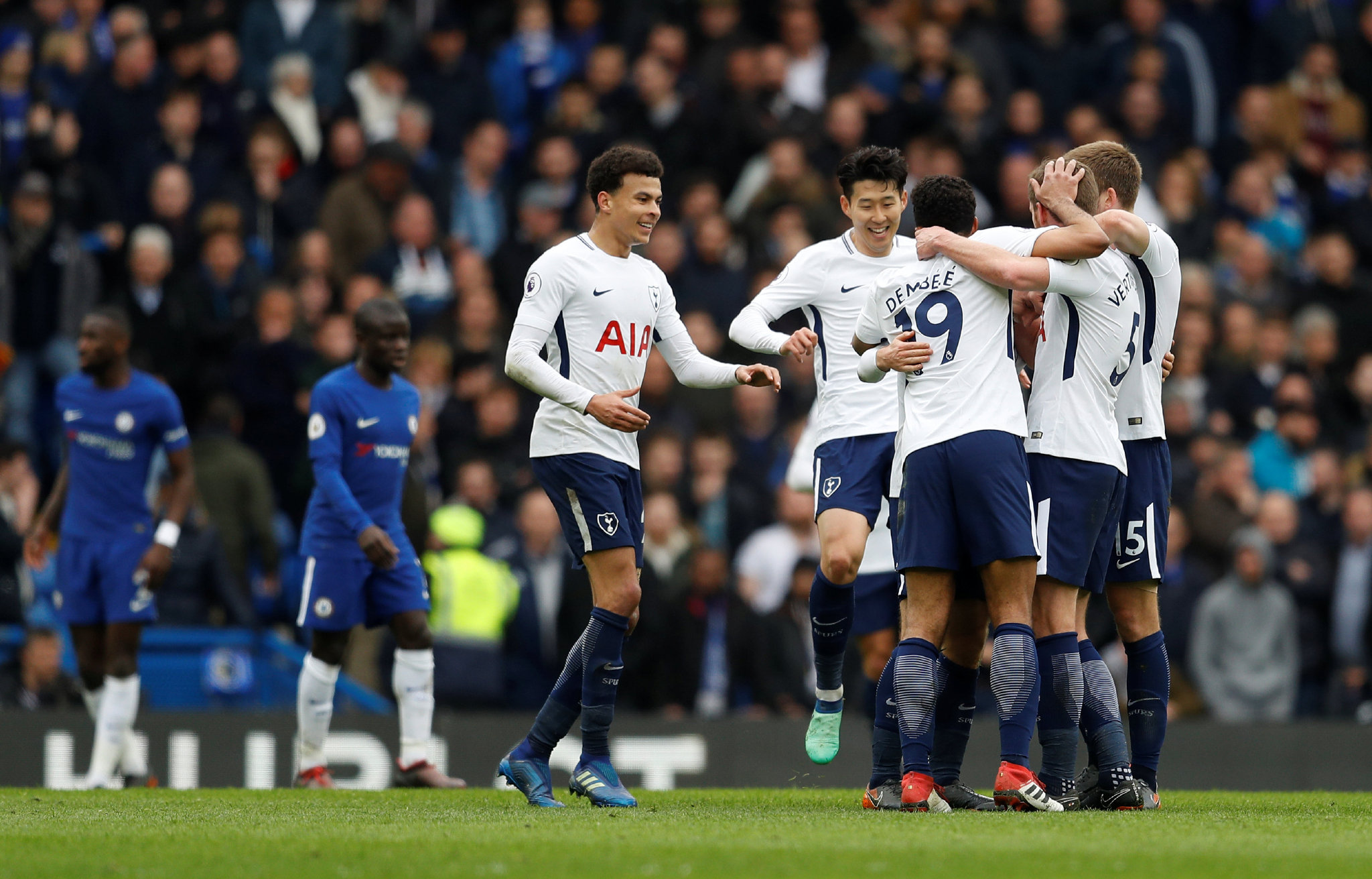 马卡：与中东和俄罗斯不同，美资正在通过收购改变欧洲足球（马卡：有别于中东与俄罗斯资本，美资正通过并购重塑欧洲足坛）