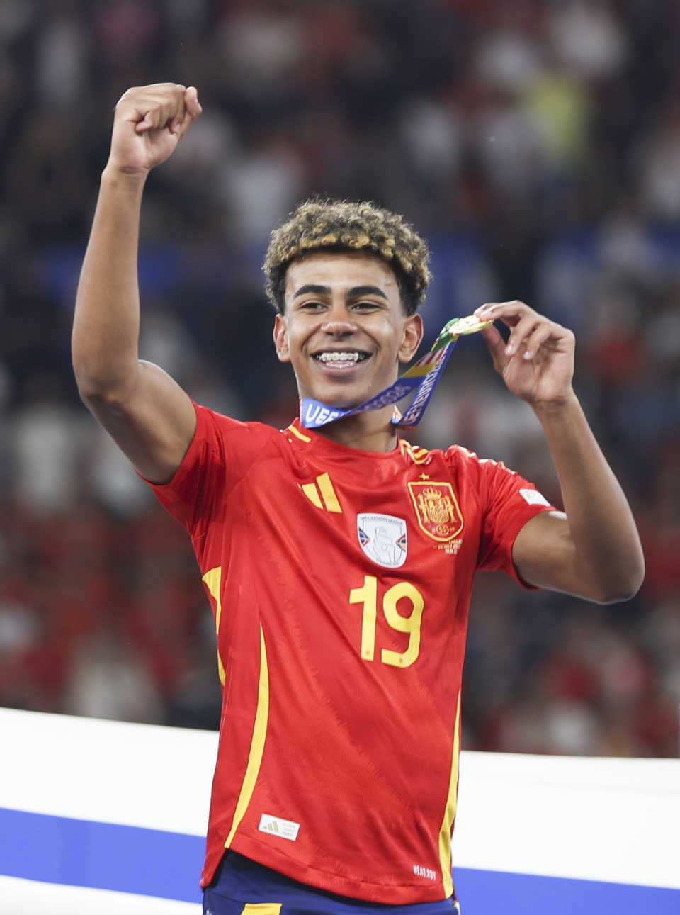 官方：中国香港代表队归化26岁原以色列籍中场巴拉克（中国香港队官宣归化26岁前以色列籍中场巴拉克）