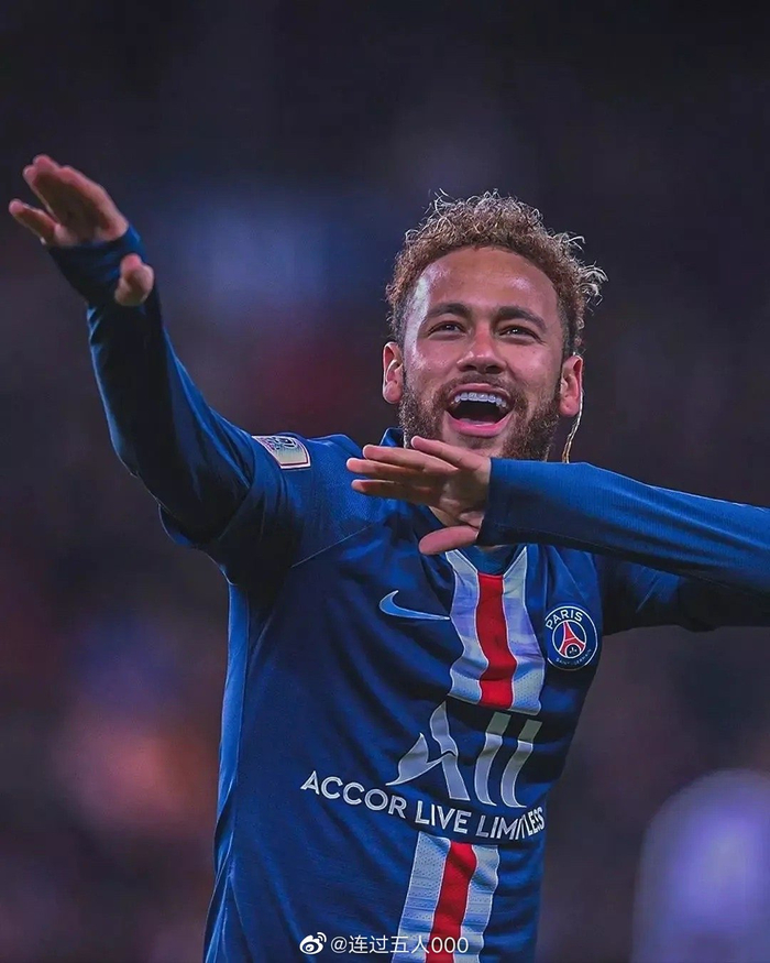 海港0-0柔佛新山，陈威12次扑救，加布里埃尔、冯劲失良机（海港与柔佛新山互交白卷：陈威12次扑救，加布里埃尔、冯劲失良机）