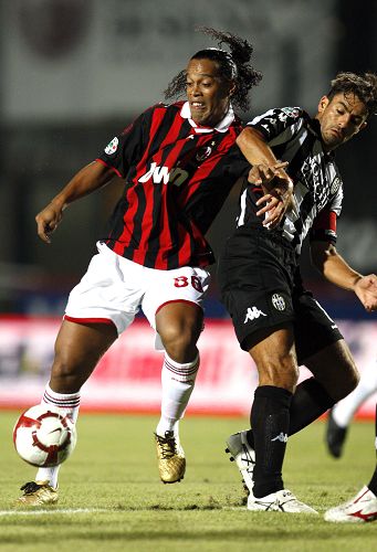 中国U20女足1-2不敌英格兰U20女足，吴佳璇破门（中国U20女足1-2负英格兰U20女足，吴佳璇建功）