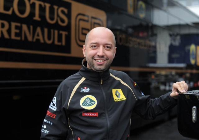 活塞122-117击败步行者，豪取13连胜，追平队史最长连胜纪录。（活塞122-117力克步行者，13连胜追平队史最长纪录）