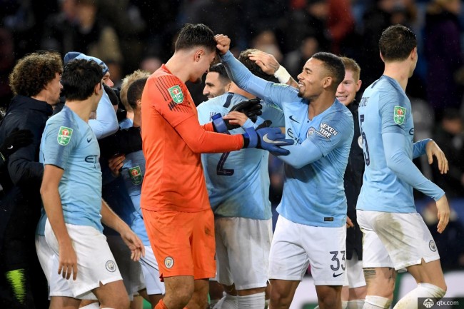 科尔：不清楚巴特勒的具体伤情，训练师告诉我他下半场不会上（科尔：尚不清楚巴特勒伤情细节，队医已告知其缺席下半场）