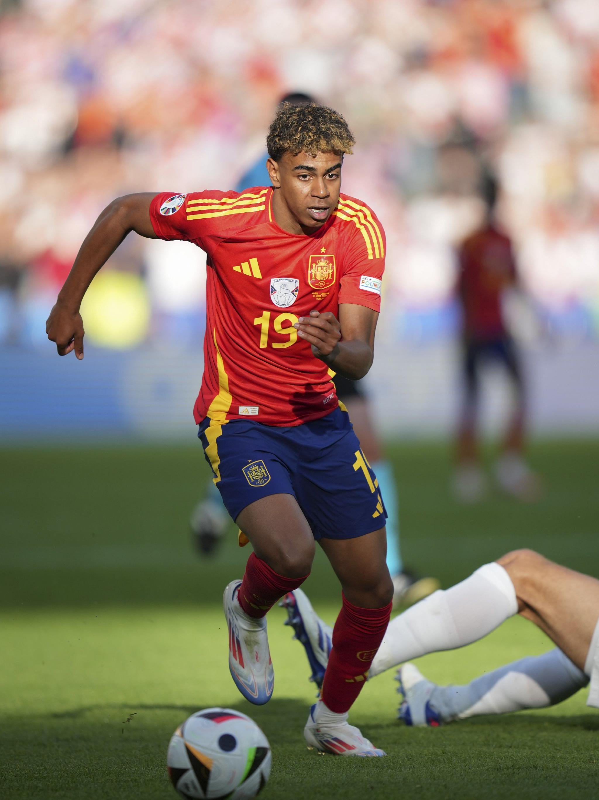 北京首钢防守稳固击败福建（稳固防守助北京首钢力克福建）