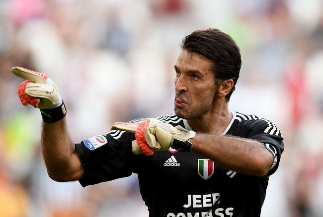 记者：克鲁伊夫名言应验，弗里克执教巴萨第二年面临严峻挑战（记者：克鲁伊夫一语成谶，弗里克执教巴萨次年迎严峻考验）